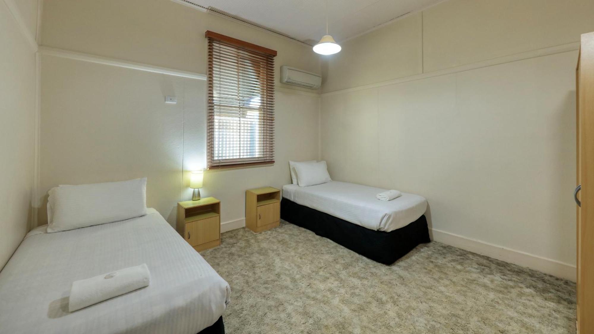 Charles Rasp Motor Inn & Cottages Broken Hill Exterior photo